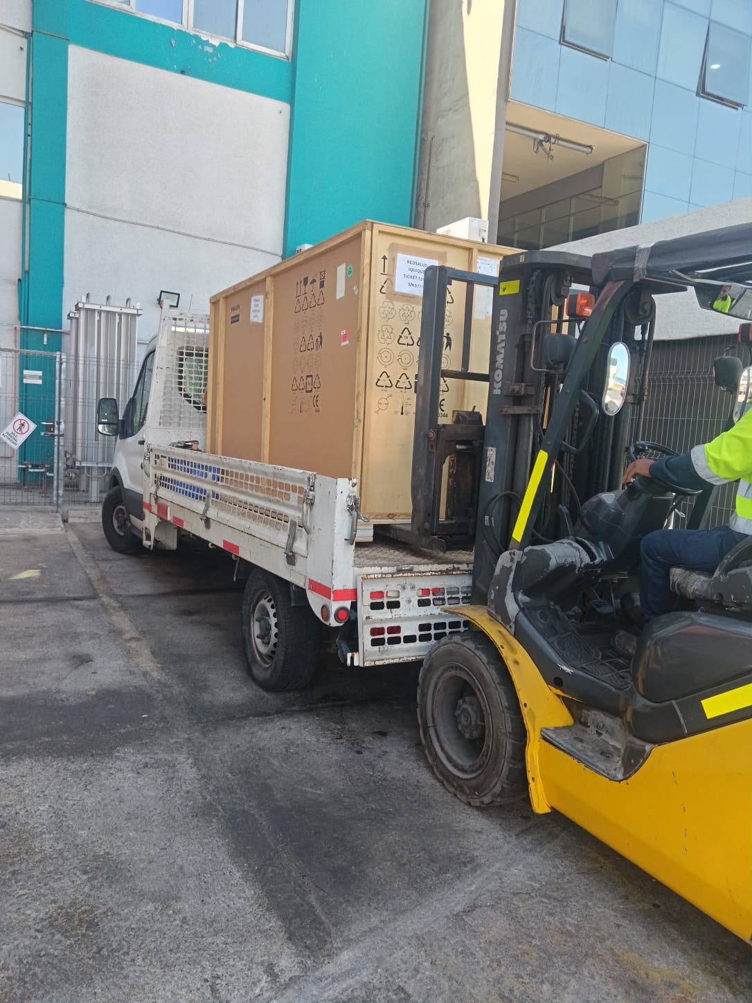 Descarga con manitou en hospital